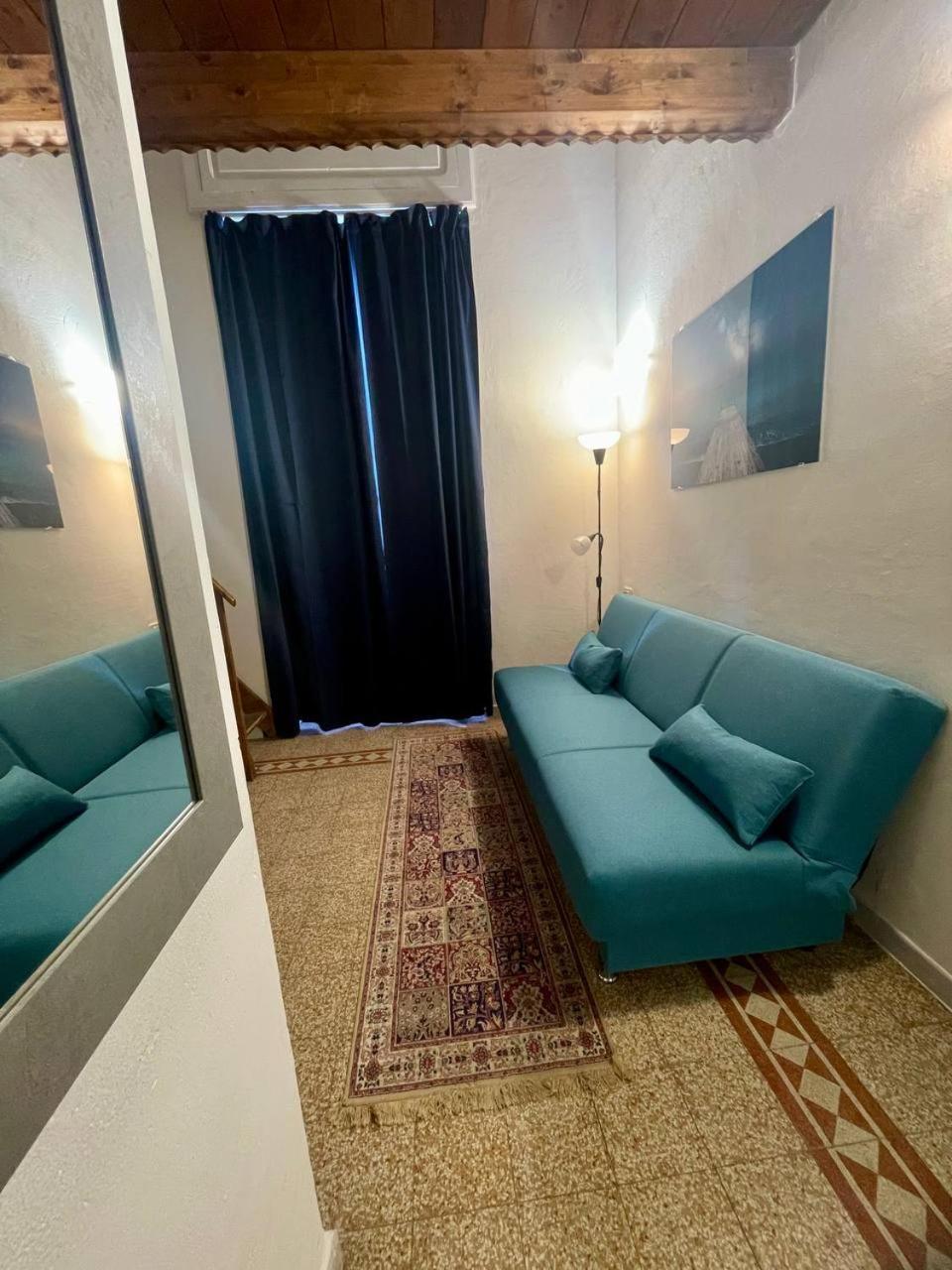 Onlyrooms V - Central & Train Station Cagliari Room photo